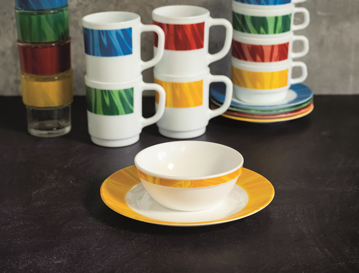 Stapelschale NATURA mit gelbem Muster. Durchmesser 12 cm mit ca. 0,3 Liter aus Opalglas. Von Bormioli Rocco.