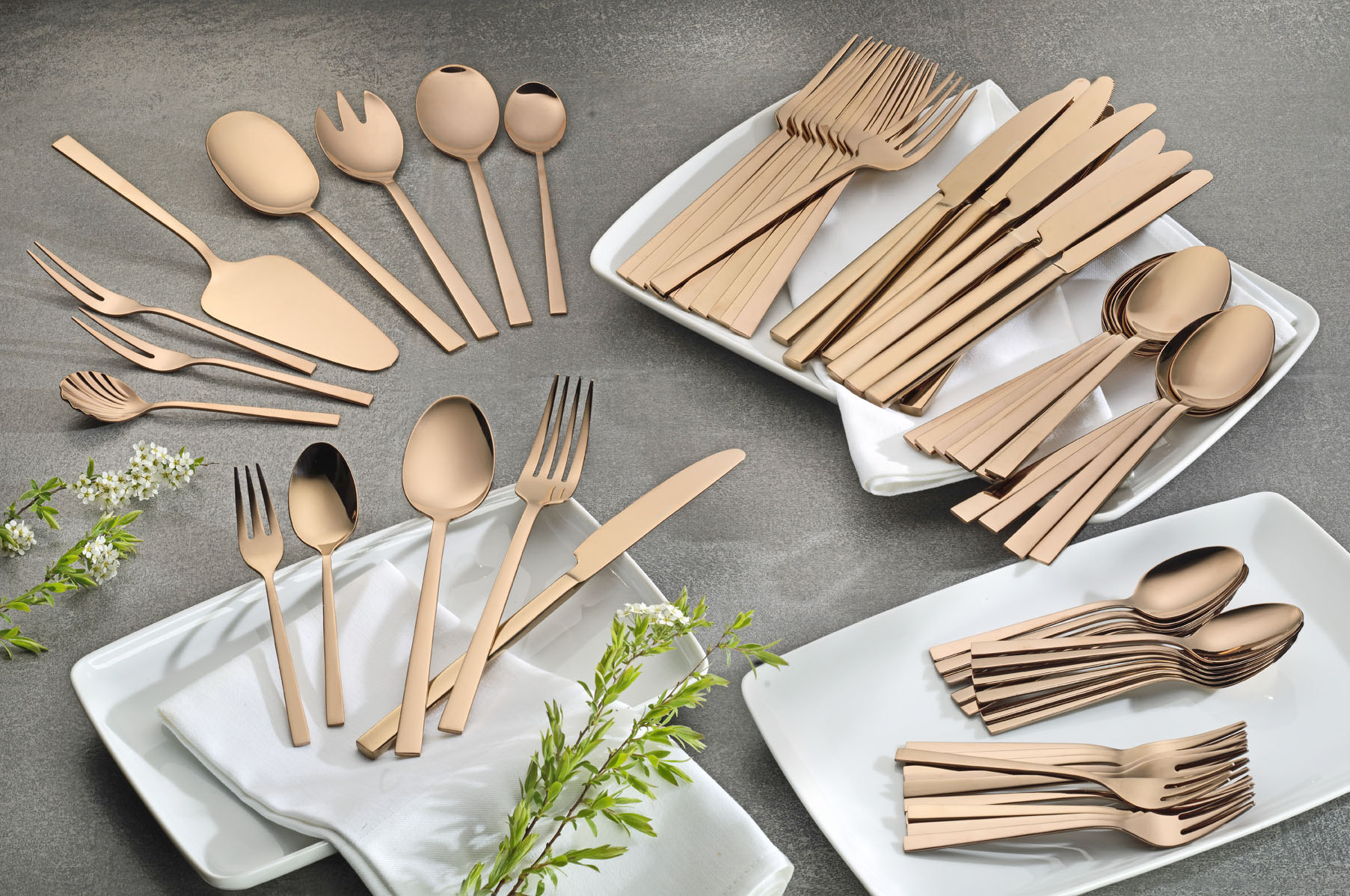 68-teiliges Besteck MELINA, Edelstahl, mit PVD-Beschichtung Farbe Kupfer.