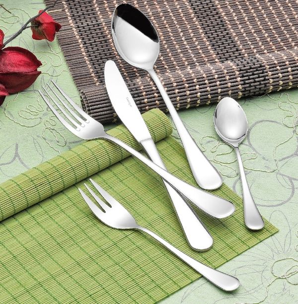 24-teiliges Besteck CELINE aus hochwertigem Edelstahl 18/10, poliert Messer aus Klingenstahl Sparset für 6 Personen!