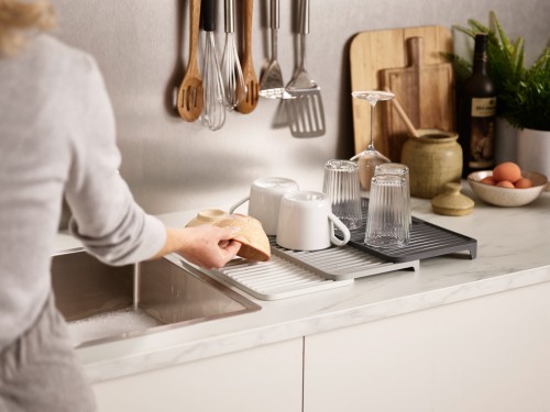 Joseph Joseph Tier Vergrößerbares Abtropfgestell - Grau