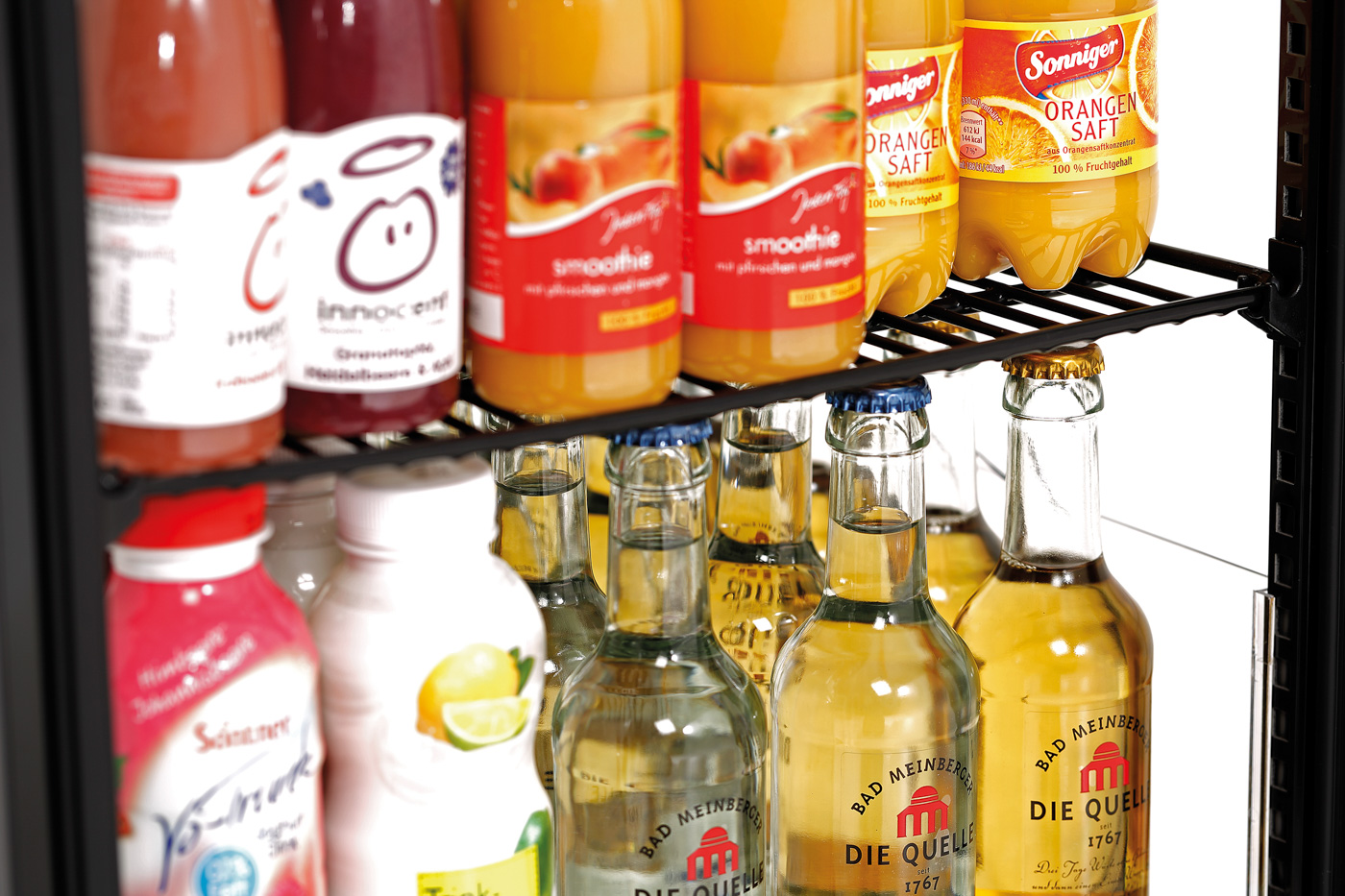 Bartscher Mini-Kühlvitrine 78L, schwarz | Art derVerglasung: Doppel-Verglasung | Maße: 43,5 x 38,5x 96,0 cm. Gewicht: 33,2 kg