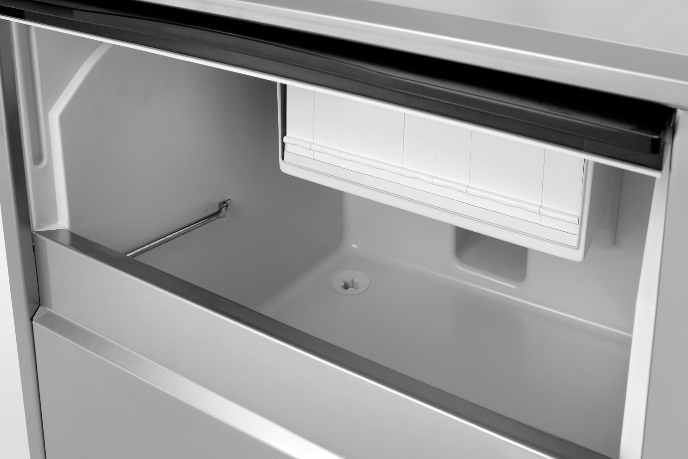 Bartscher Eiswürfelbereiter B 38 Plus |Füllstandssensor: Ja | Maße: 54,5 x 40 x 69,0 cm.Gewicht: 33,8 kg