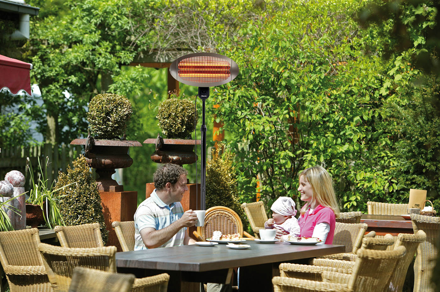 Bartscher Heizstrahler ST2000 E | Einsetzbar im:Außenbereich | Maße: 55 x 50 x 210,0 cm. Gewicht:8,8 kg