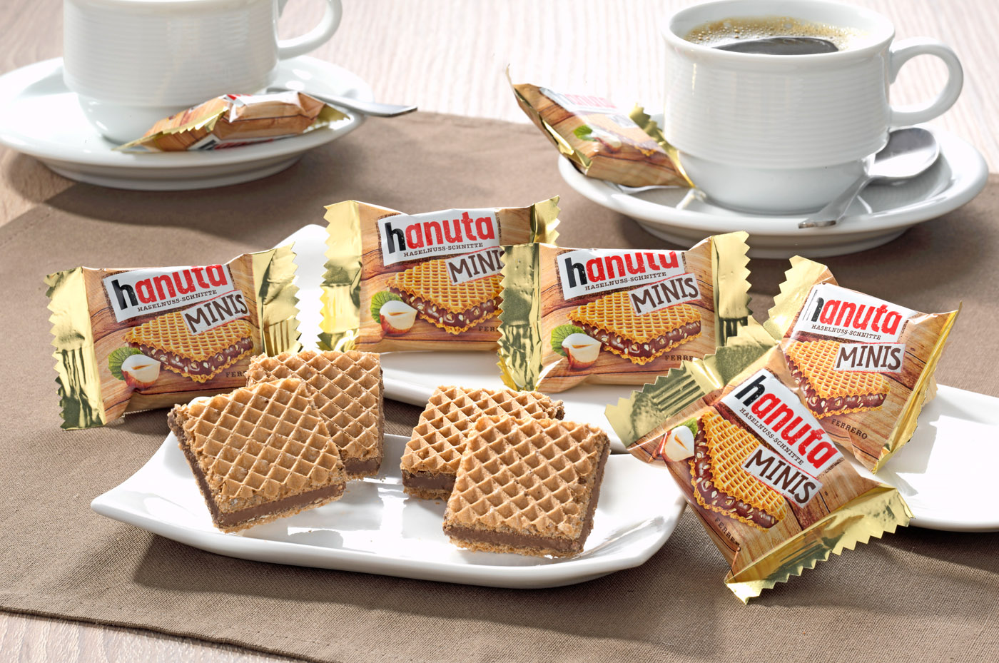 Ferrero Hanuta Schokolade Haselnuss Mini Inhalt: 200g, 18 Stück je Beutel.