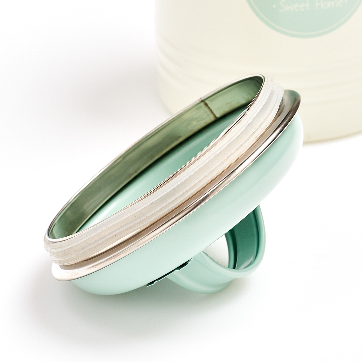 Vorratsdose, Metall, Ø11,3x16,5 cm. Farbe: creme/mint. Fassungsvermögen: 780 ml. Bei dieser Vorratsdose ist nicht nur der Inhalt süß. Die