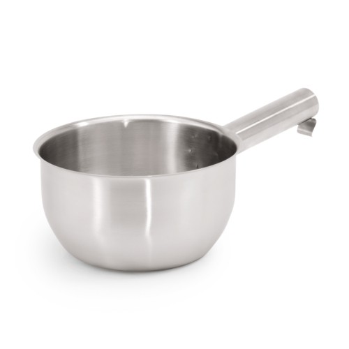 Schöpfer, mit Schüttrand. Material: Chromnickelstahl. Inhalt in Litern: 2,5. Durchmesser: 20 cm. Maße: Länge: 370 mm