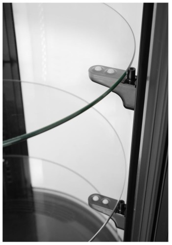 Kuchenvitrine rund 100L. Gehäuse aus Edelstahl mit gehärteter Doppelverglasung. Zugang durch die selbstschließende Türe.