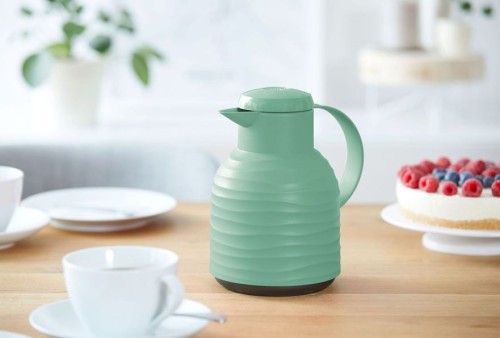 Emsa SAMBA WAVE Isolierkanne 1 Liter Kunststoff Minze - made in Germany - 12h heiß/24h kalt - 100 % dicht - Kaffeekanne