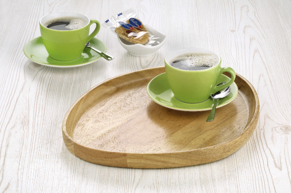 Tablett "COAST", aus Gummibaumholz, asymmetrische Form. Maße ca. 34 x 28 x 2,6 cm