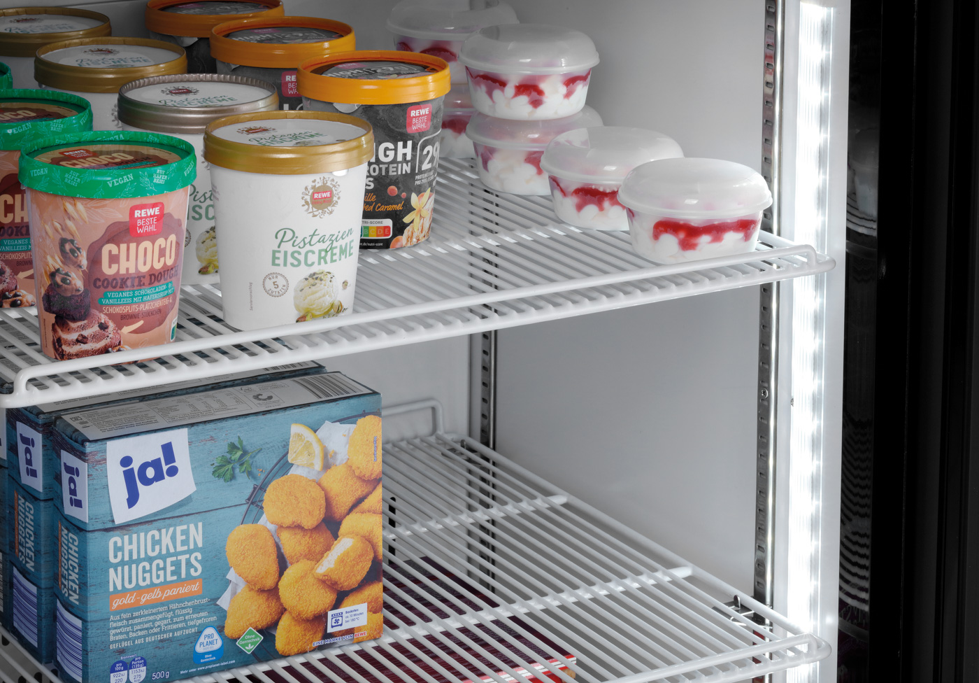 Bartscher Kühl-/Gefrierkombination 430L | MaßeZwischenablagen: B 565 x T 475 mm | Maße: 70,5 x77,5 x 202,0 cm. Gewicht: 121,3 kg