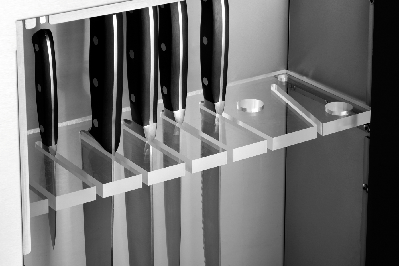 Bartscher Messersterilisator 9-330 | Kapazität: 9Messer | Maße: 42 x 17,5 x 61,0 cm. Gewicht: 8,9 kg