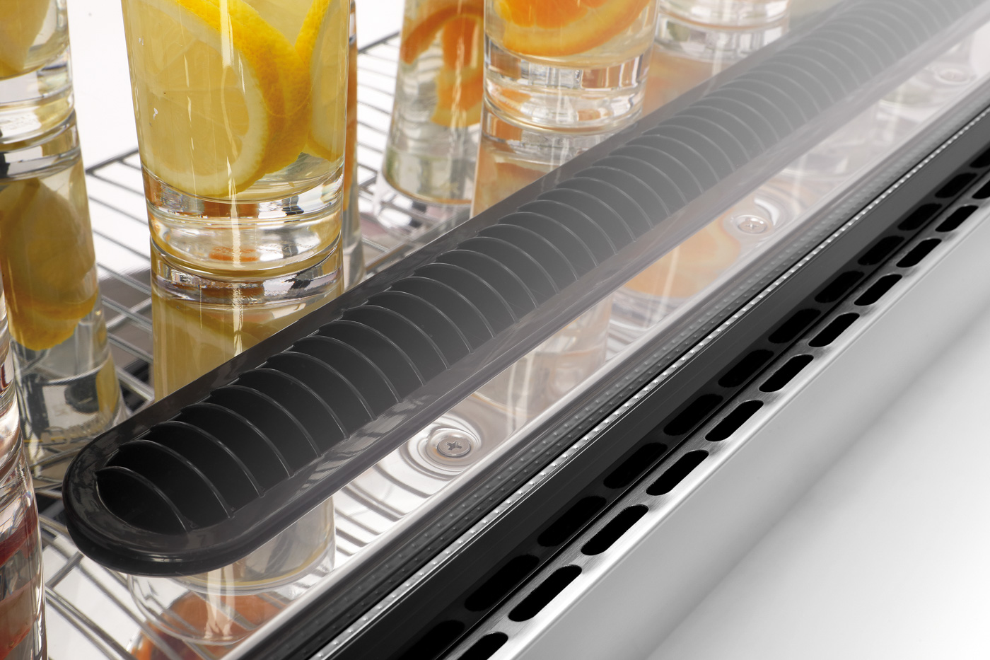 Bartscher Kalte Theke Bartscher DeliCool IIIL |Klimaklasse: 4 | Maße: 88,5 x 64 x 68,5 cm.Gewicht: 65,3 kg