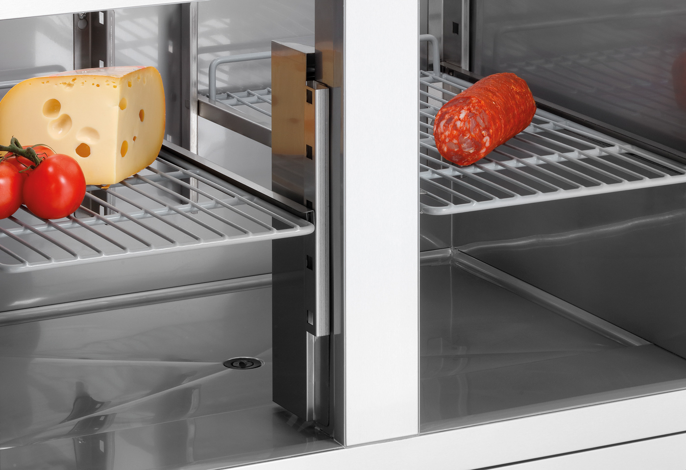 Bartscher Pizza-Saladette 900T2 | TiefeGN-Behälter max.: 150 mm | Maße: 90 x 70 x 117,5cm. Gewicht: 91 kg