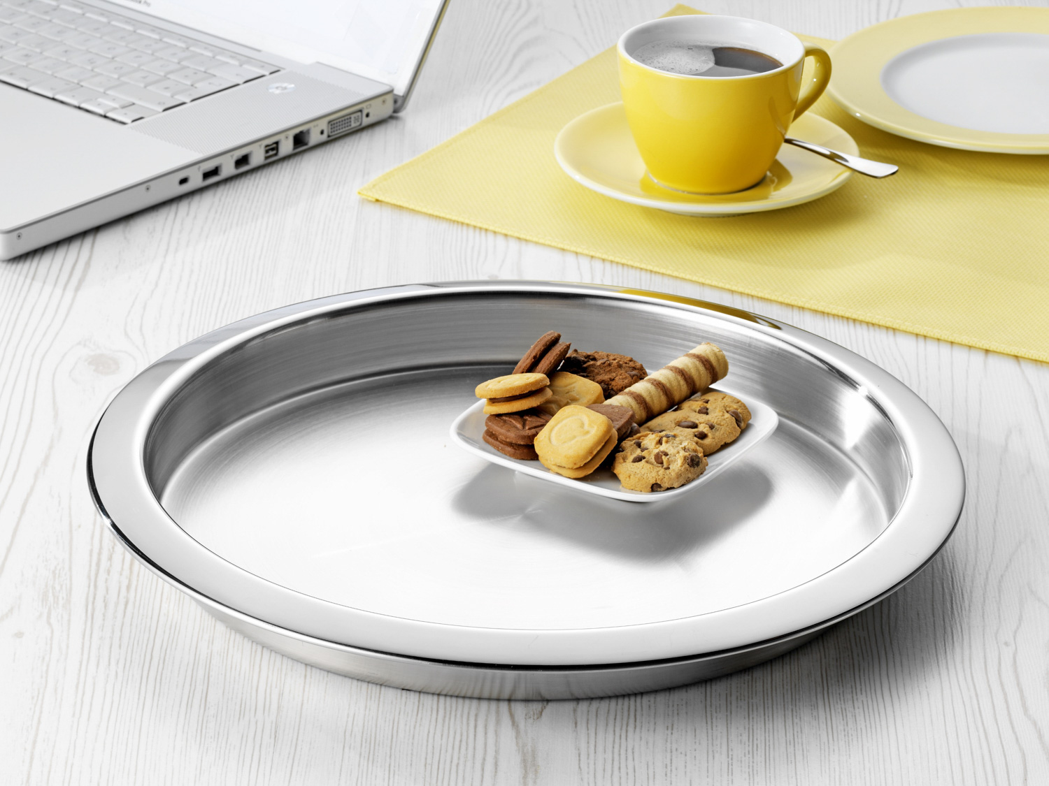 Edelstahltablett VENGA, rund, Durchmesser 35 cm (30 cm), Höhe 3 cm, Oberfläche matt, Rand hochglanzpoliert,