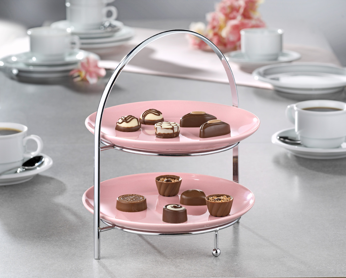 Etagere MILO, 2-stufig, Ständer aus silberdfarbenem Metall, Teller puder, Durchmesser: ca. 21 cm.