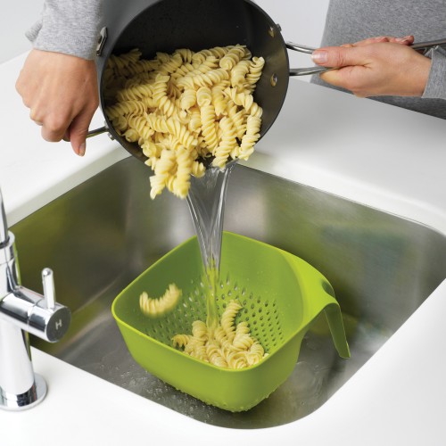 Joseph Joseph Square Colander - Eckiger Durschlag mit Abgießkanten - grün