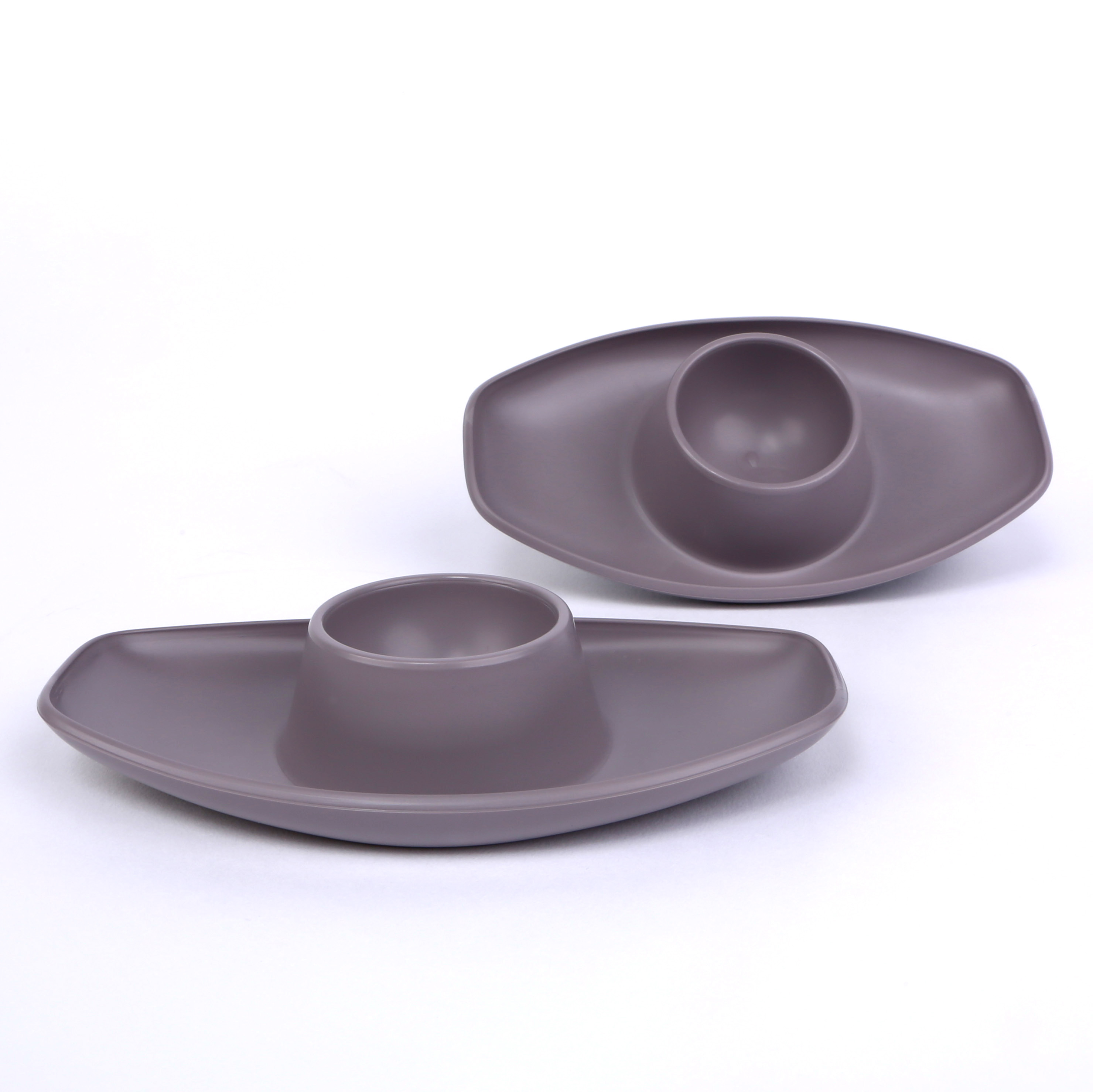 vaLon Zephyr Eierbecher aus schadstofffreiem Kunststoff in der Farbe braun.