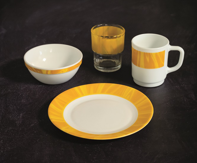 Stapelglas NATURA Lyon Optique mit gelbem Muster. 0,2 Liter, aus gehärtetem Glas. Von Bormioli Rocco.