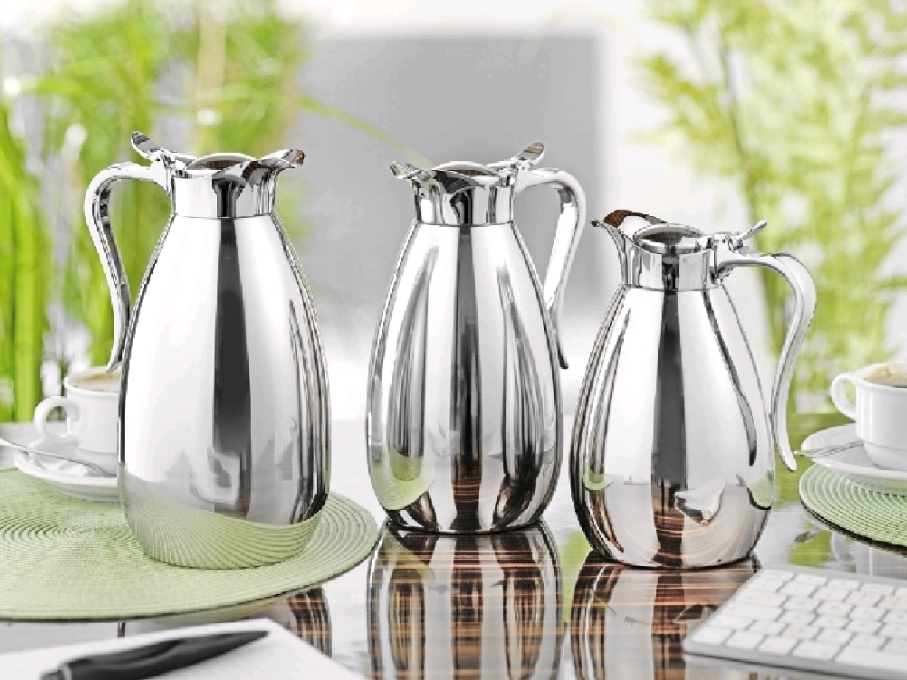 Isolierkanne PALACE, Inhalt: 0,6 Liter, Höhe: 195 mm, aus doppelwandigem Edelstahl 18/10, Einhandbedienung, Verschluss mit Dichtung