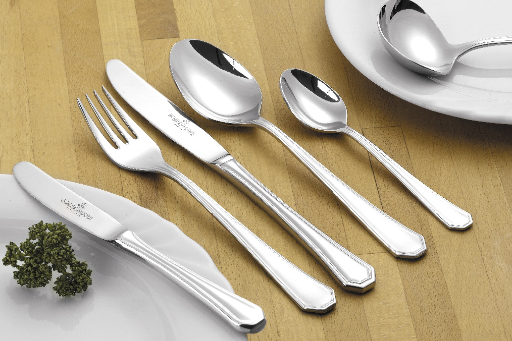 24-teiliges Besteck MODENA aus Edelstahl 18/10, poliert. Messer aus Klingenstahl.