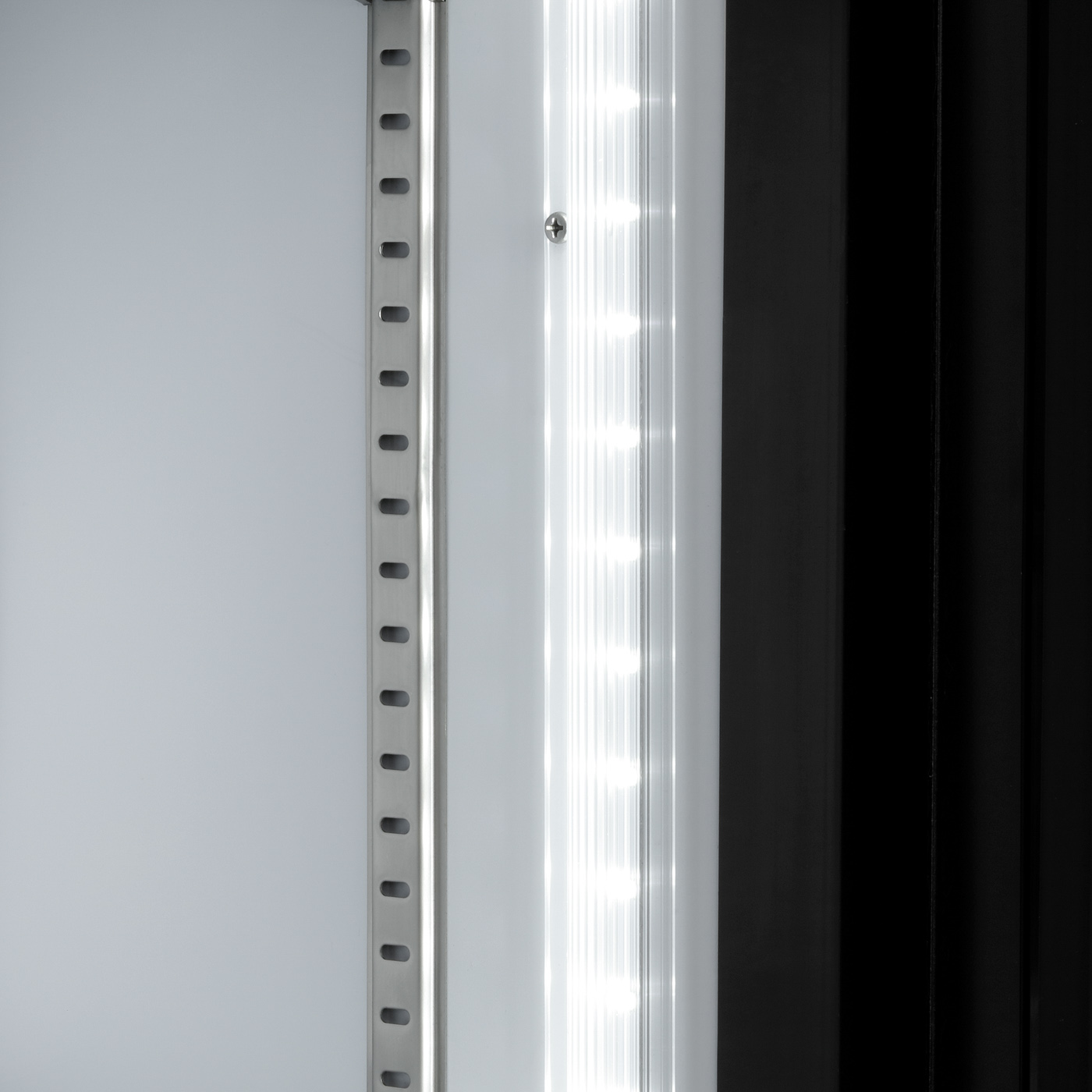 Bartscher Kühl-/Gefrierkombination 820L | MaßeZwischenablagen: B 500 x T 485 mm | Maße: 122 x81,5 x 200,0 cm. Gewicht: 193,7 kg