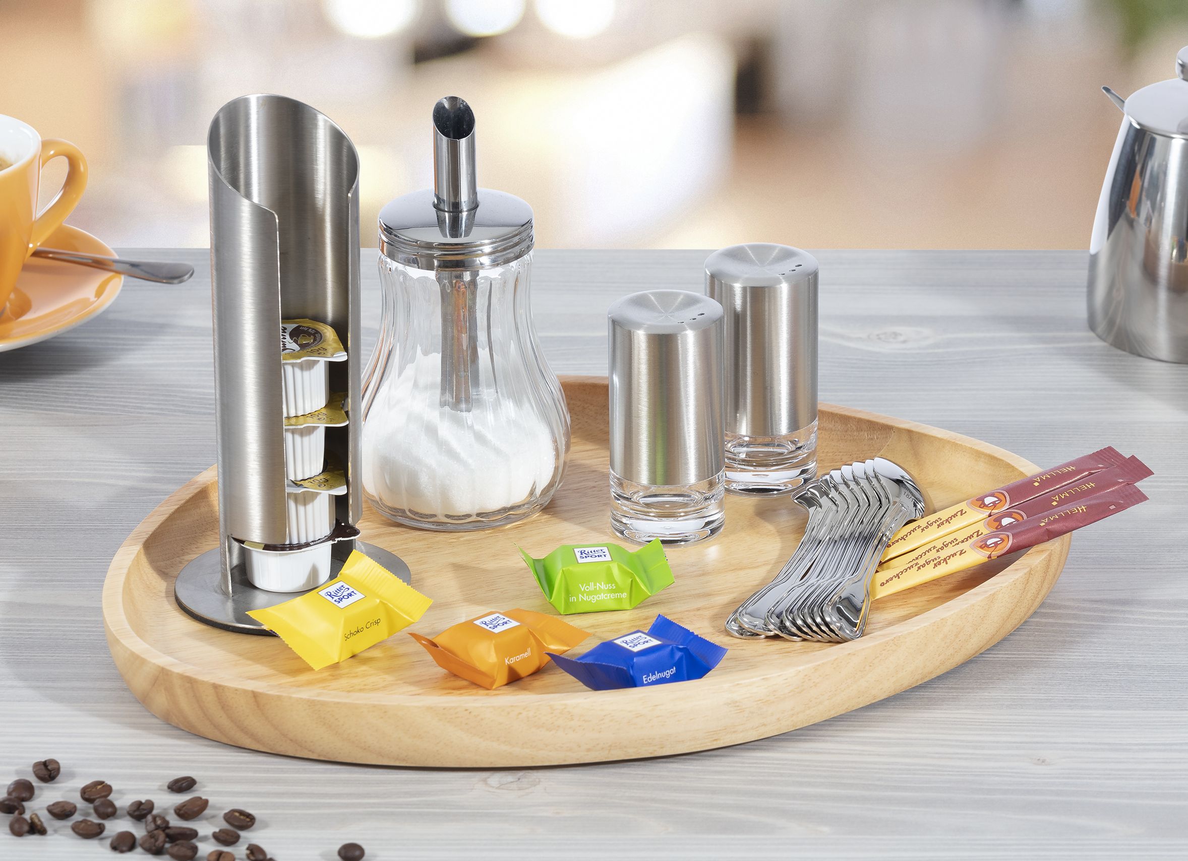 Tablett "COAST", aus Gummibaumholz, asymmetrische Form. Maße ca. 34 x 28 x 2,6 cm