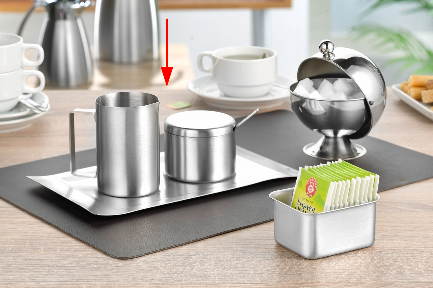 5-teiliges Milch- und Zucker-Set WAVE, Edelstahl 18/10 gebürstet, spülmaschinengeeignet, Inhalt: Tablett, Gießer, Zuckerdose, Zuckerlöffel.