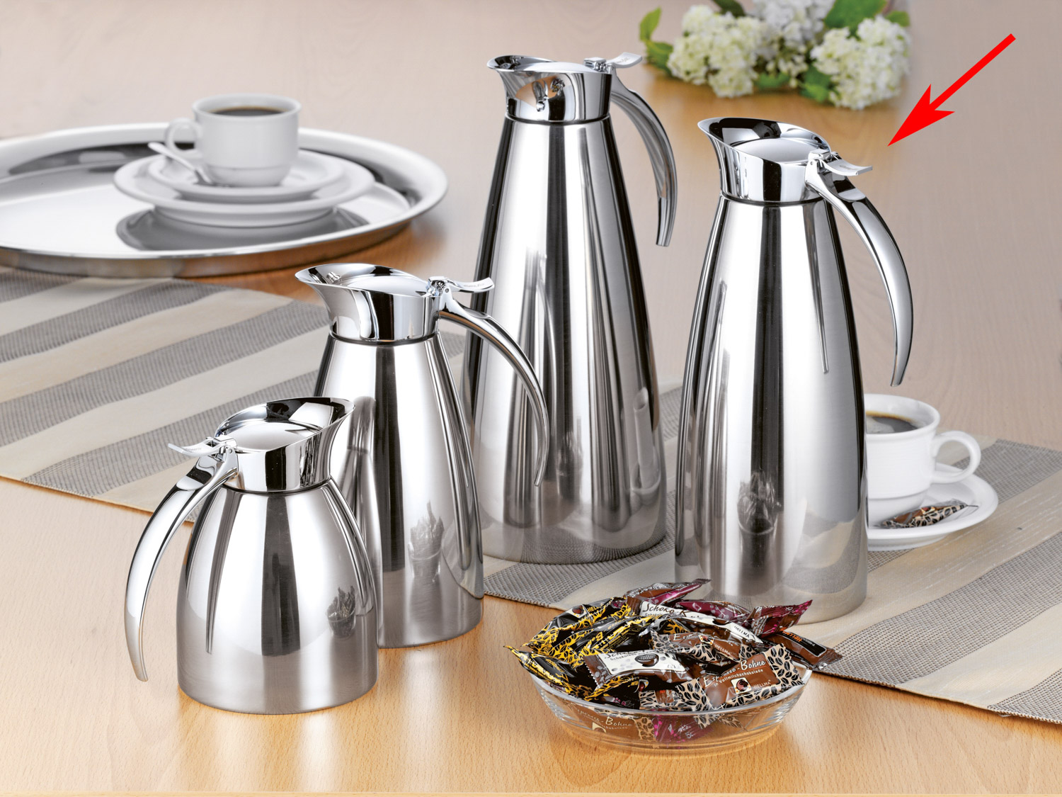 Isolierkanne Emsa ELEGANZA, Inhalt: 1,0 Liter, Höhe: 260 mm, aus Edelstahl, mit Einhandbedienung, Griff, Deckel und Ausgießer aus Metall verchromt.