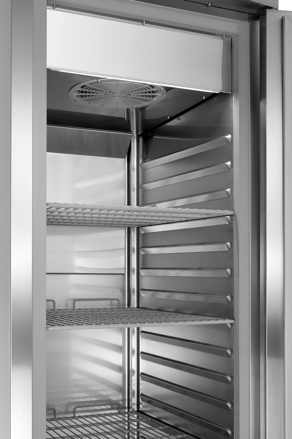Bartscher Kühlschrank 700 GN210 | Innenbeleuchtung: Ja | Maße: 70,5 x 89,5 x 2090 cm. Gewicht: 146,4 kg
