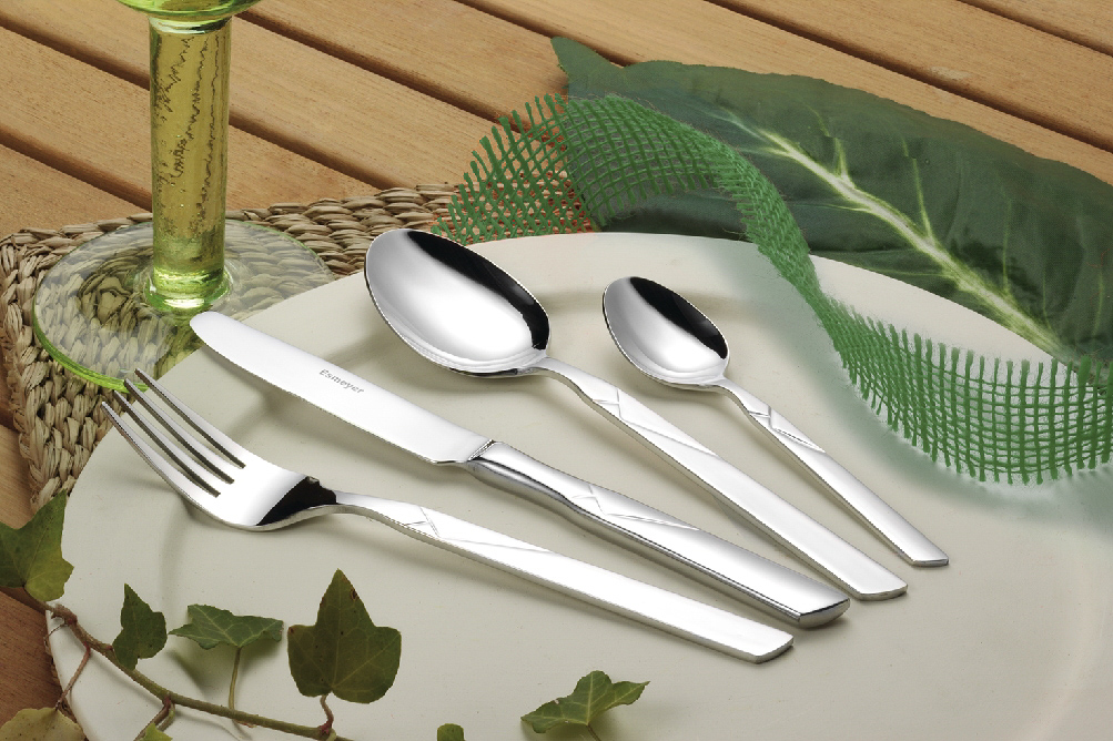 24-teiliges Besteckset MIRIAM aus Edelstahl 18/0, poliert. Messer aus Klingenstahl.