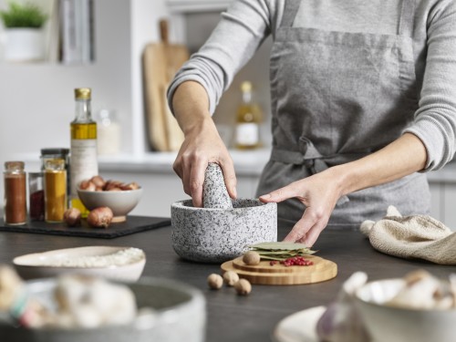 Joseph Joseph Dash Mörser & Stößel aus Granit mit Bambusdeckel