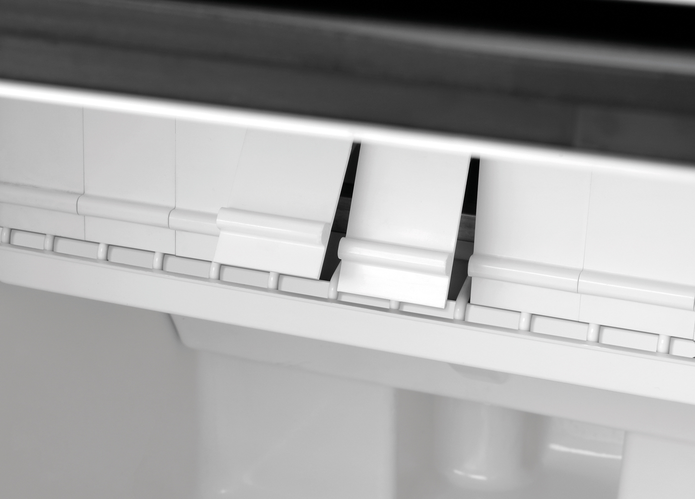 Bartscher Eiswürfelbereiter B 28 Plus |Füllstandssensor: Ja | Maße: 48,3 x 34 x 60,0 cm.Gewicht: 28,6 kg