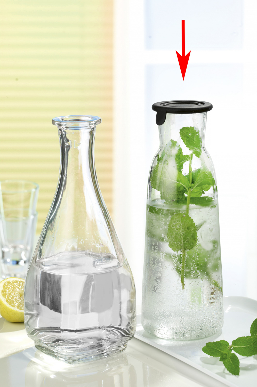 Glasflasche LITT, mit schwarzem Silikondeckel, Inhalt: 1 Liter, Durchmesser: 9,4 cm, Höhe: 25,7 cm