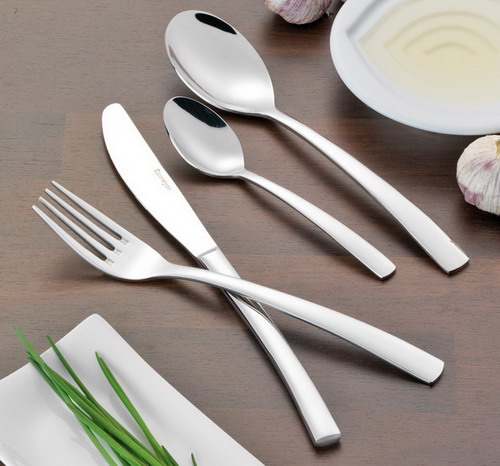 24-tlg. Besteck ISABEL aus Edelstahl 18/8 poliert. Im Geschenkkarton mit Fenster