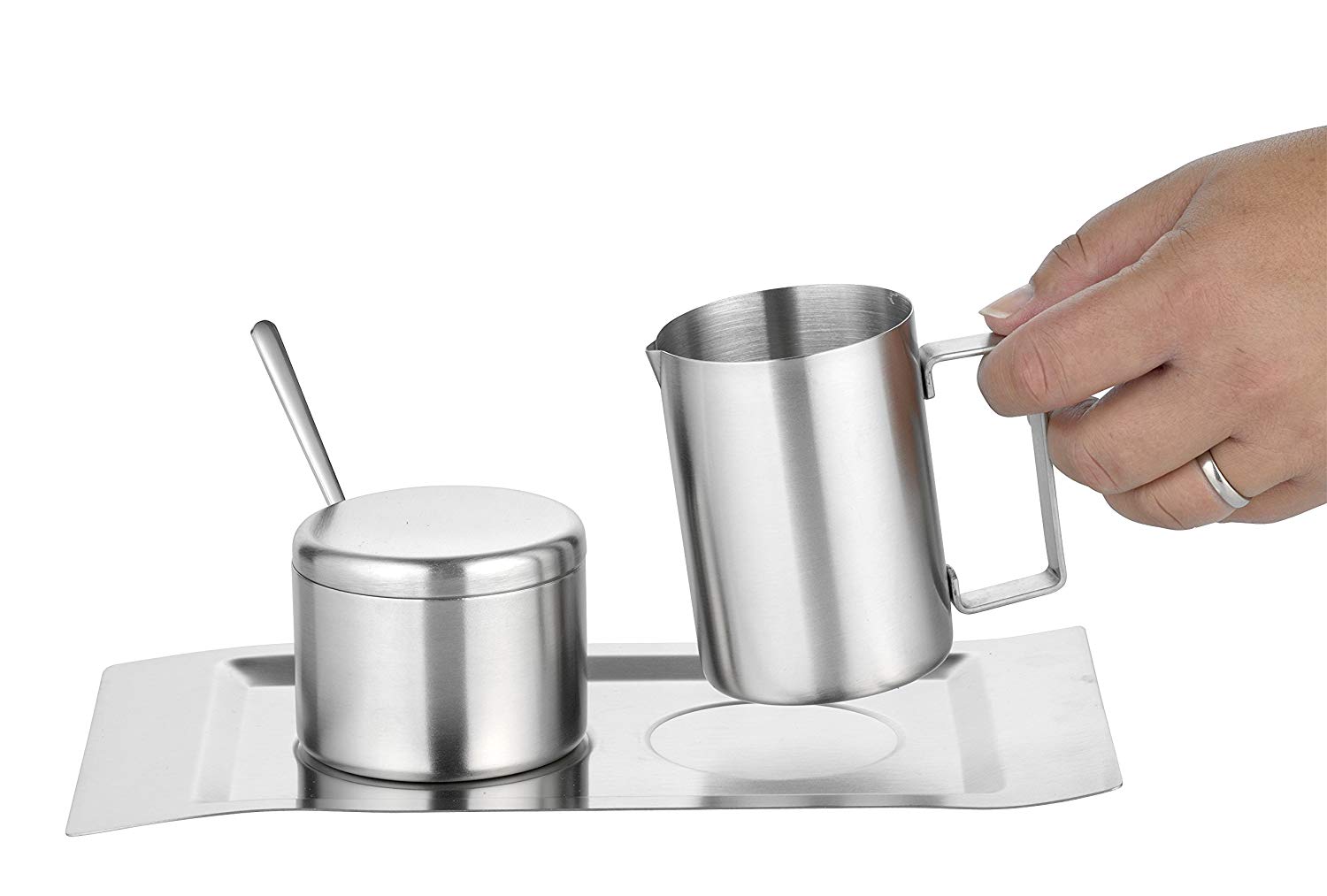 5-teiliges Milch- und Zucker-Set WAVE, Edelstahl 18/10 gebürstet, spülmaschinengeeignet, Inhalt: Tablett, Gießer, Zuckerdose, Zuckerlöffel.