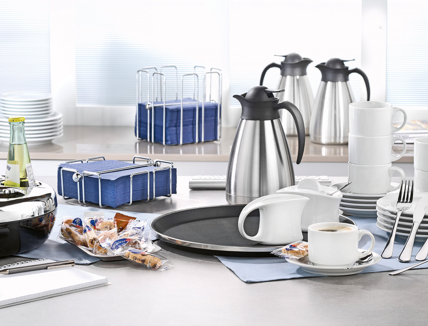 gedeckter-tisch-sammelaufnahme