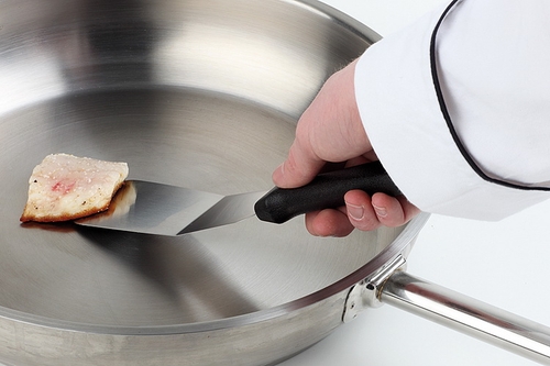 Wender 24 x 7,5 cm, Länge 37,5 cm flexible Edelstahl-Klinge rutschfester Griff aus Polypropylen, schwarz hitzebeständig