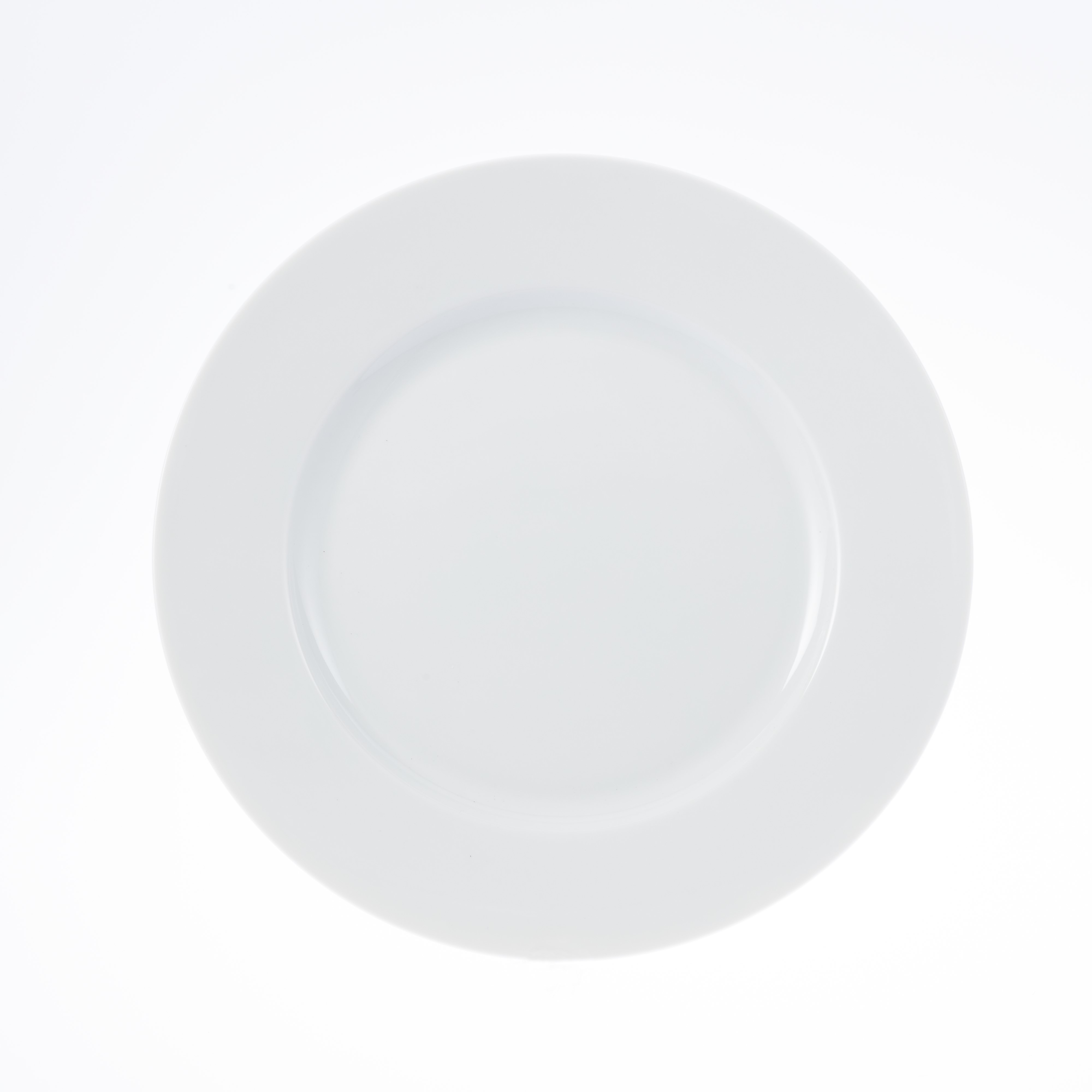 Speiseteller ISTA, Durchmesser 26cm, von caterado, aus weißem Porzellan.
