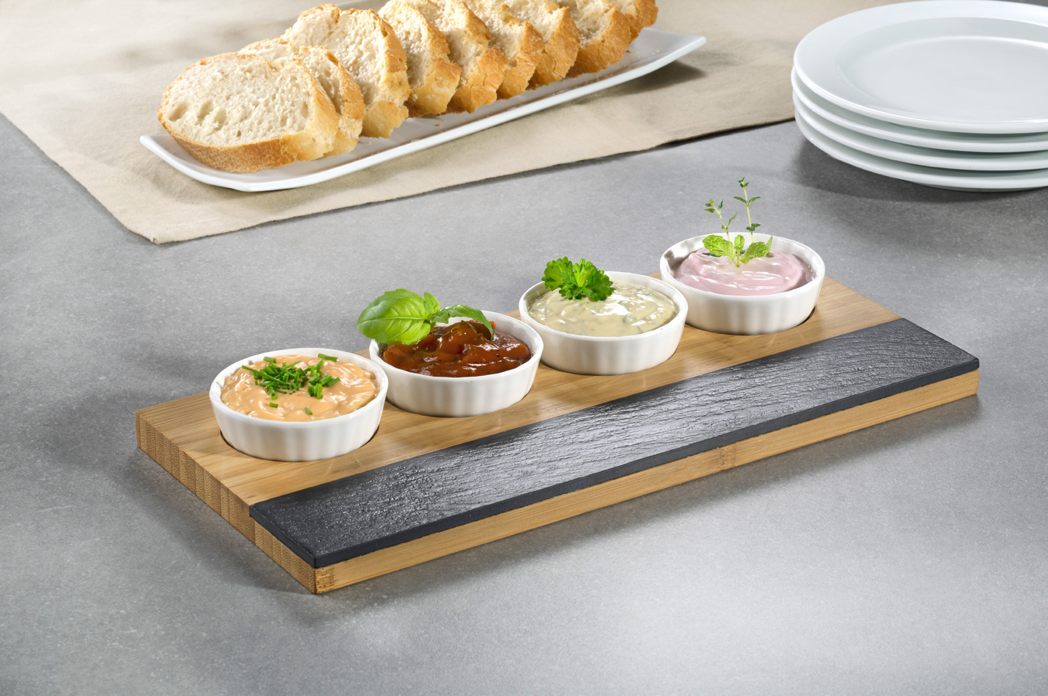 5-teiliges Servier Set MALMÖ, bestehend aus 4 Servierschalen, Porzellan weiß, 1 Serviertablett, Bambus