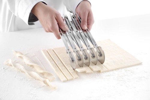Teigschneider, 5 Räder. Einfach einstellbare Schnittbreite. Mit 5 glatten Edelstahlrädchen,