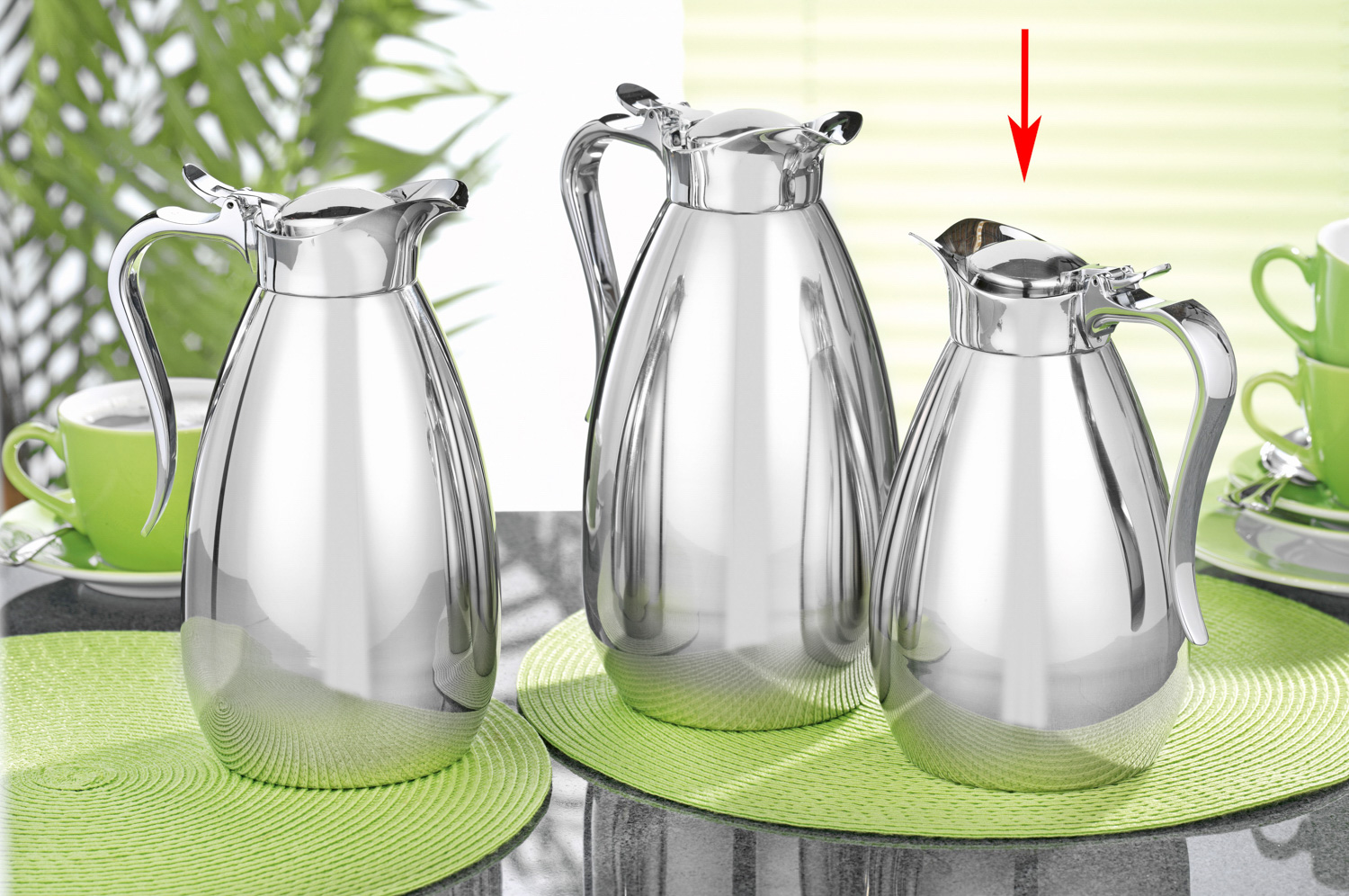 Isolierkanne PALACE, Inhalt: 0,6 Liter, Höhe: 195 mm, aus doppelwandigem Edelstahl 18/10, Einhandbedienung, Verschluss mit Dichtung