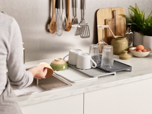 Joseph Joseph Tier Vergrößerbares Abtropfgestell - Grau