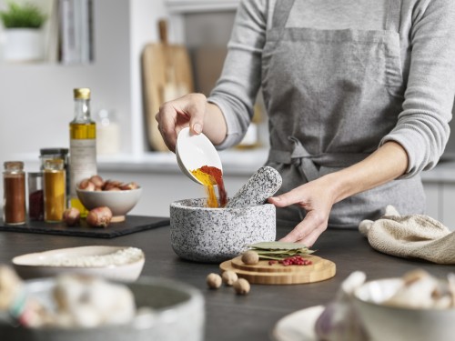 Joseph Joseph Dash Mörser & Stößel aus Granit mit Bambusdeckel