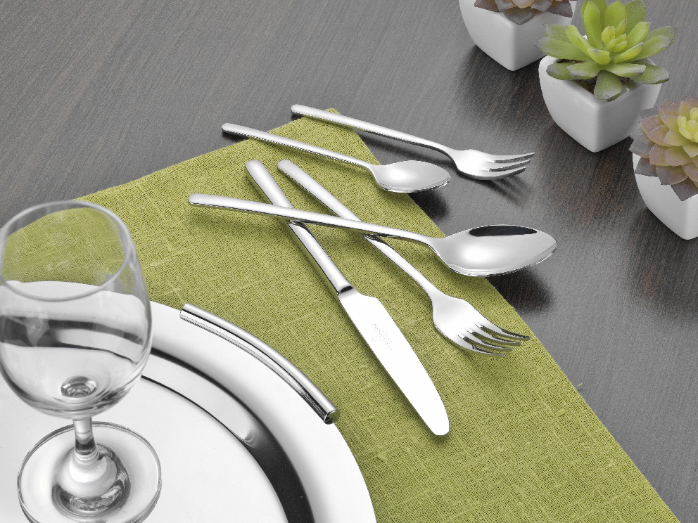 30-teiliges Besteck Sparset VENTURA Edelstahl 18/10, poliert, Messer aus Klingenstahl.