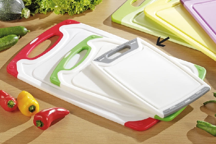 Schneidbrett Star aus weißem Kunststoff mit grauem Rand und Griff Maße: 25,3 x 14,7 x 0,9 cm