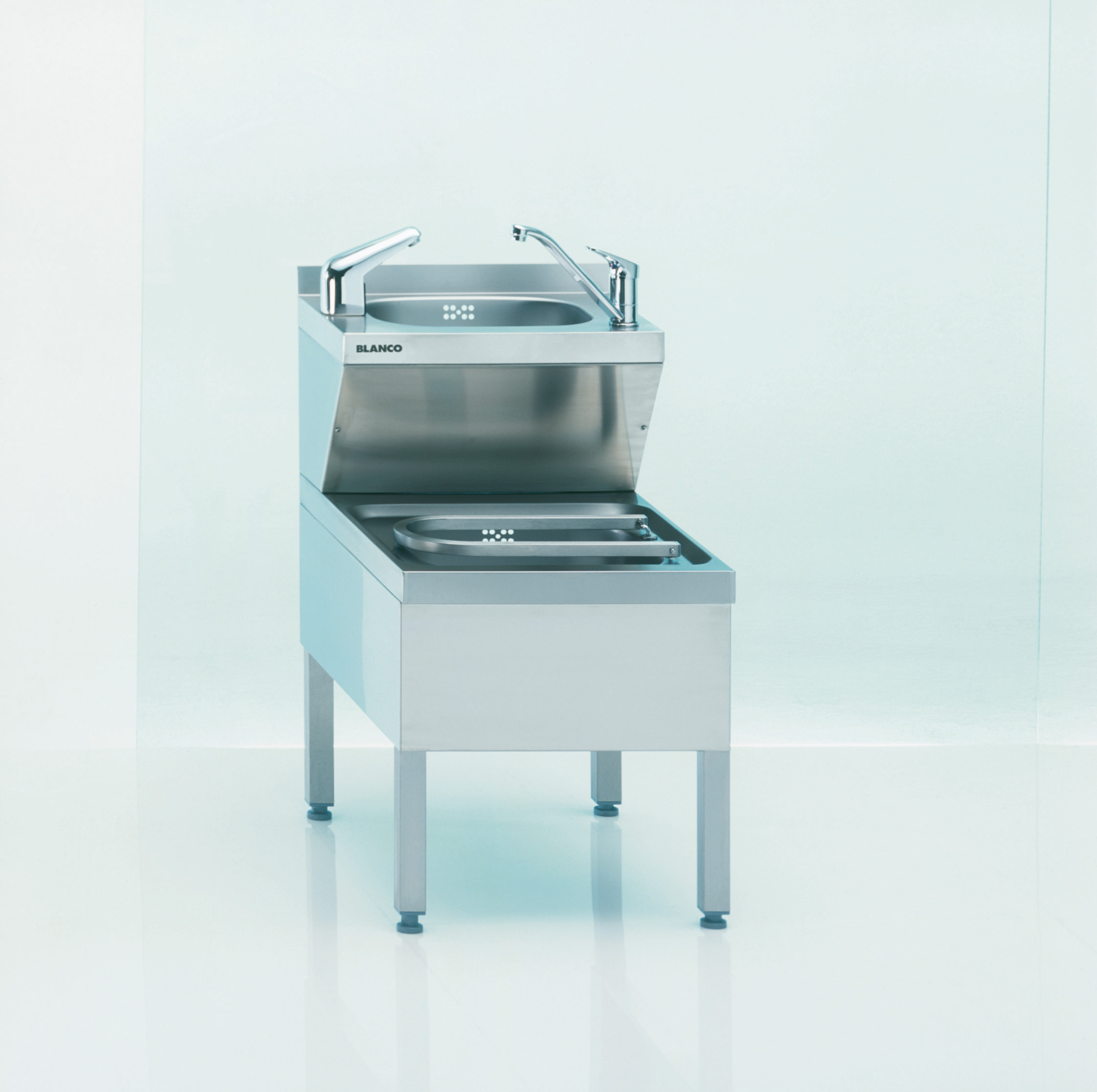 BLANCO Handwasch- und Ausgussbecken-Kombination auf Füßen stehend, mit abnehmbarer Serviceblende, komplett mit 1 Mischbatterie 1/2",, einer