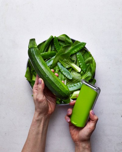 Joseph Joseph PeelStore Schäler mit integrierter Abfallschale