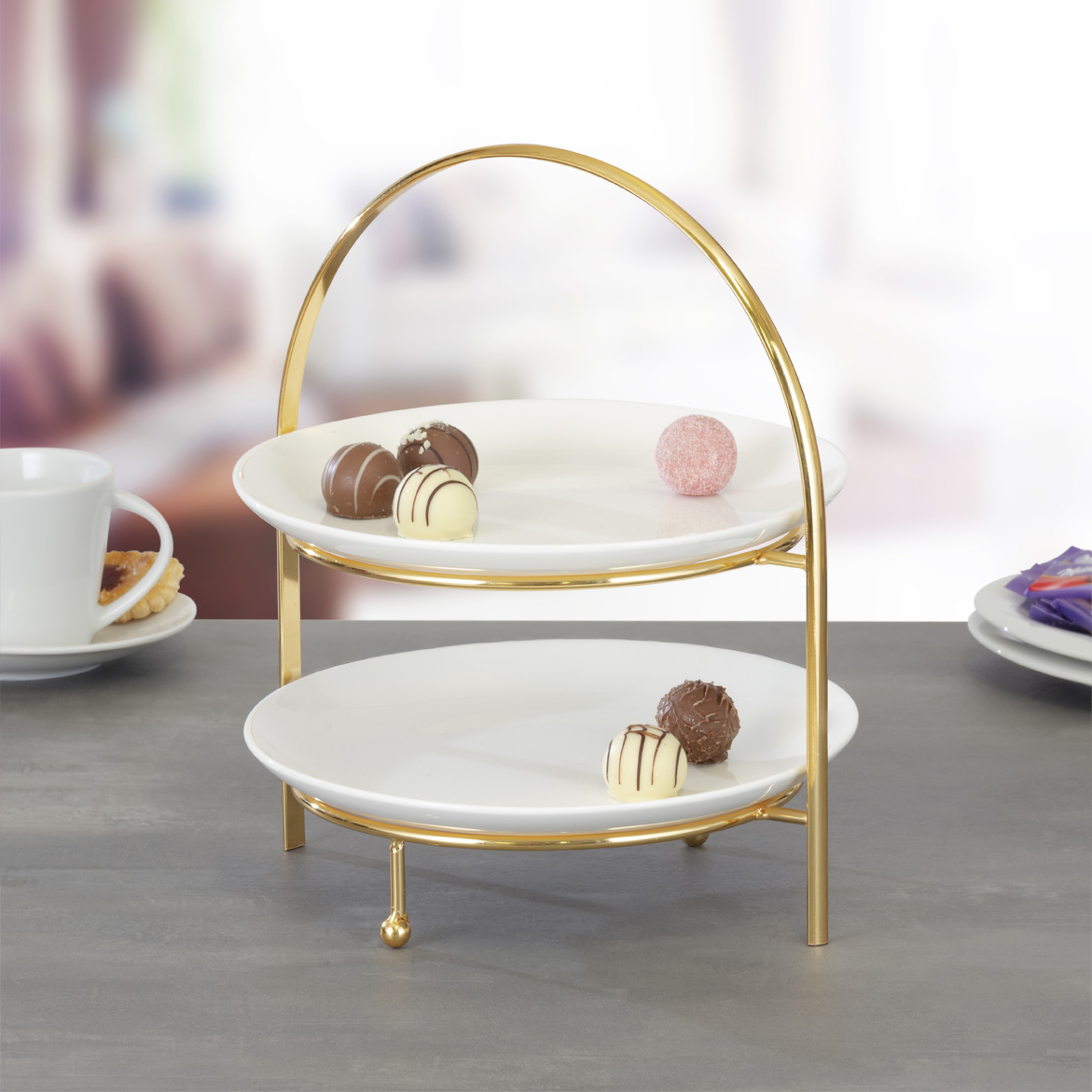 Etagere MILO, 2-stufig, Ständer aus goldfarbenem Metall, Teller creme, Durchmesser: ca. 21 cm.