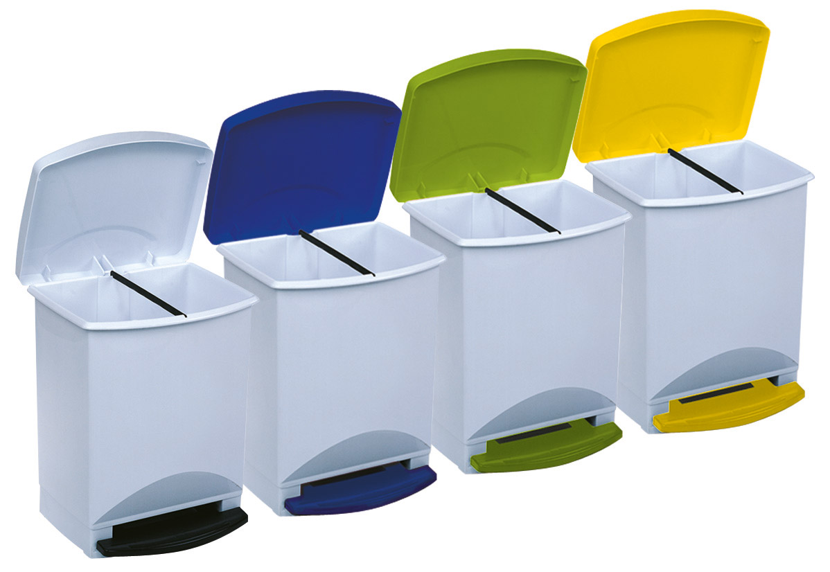 ARAVEN Abfalleimer mit Pedal in den Abmessungen 310x335x420mm mit 25 Liter Füllvermögen, eine VE besteht aus 4 Eimern in verschieden Farben