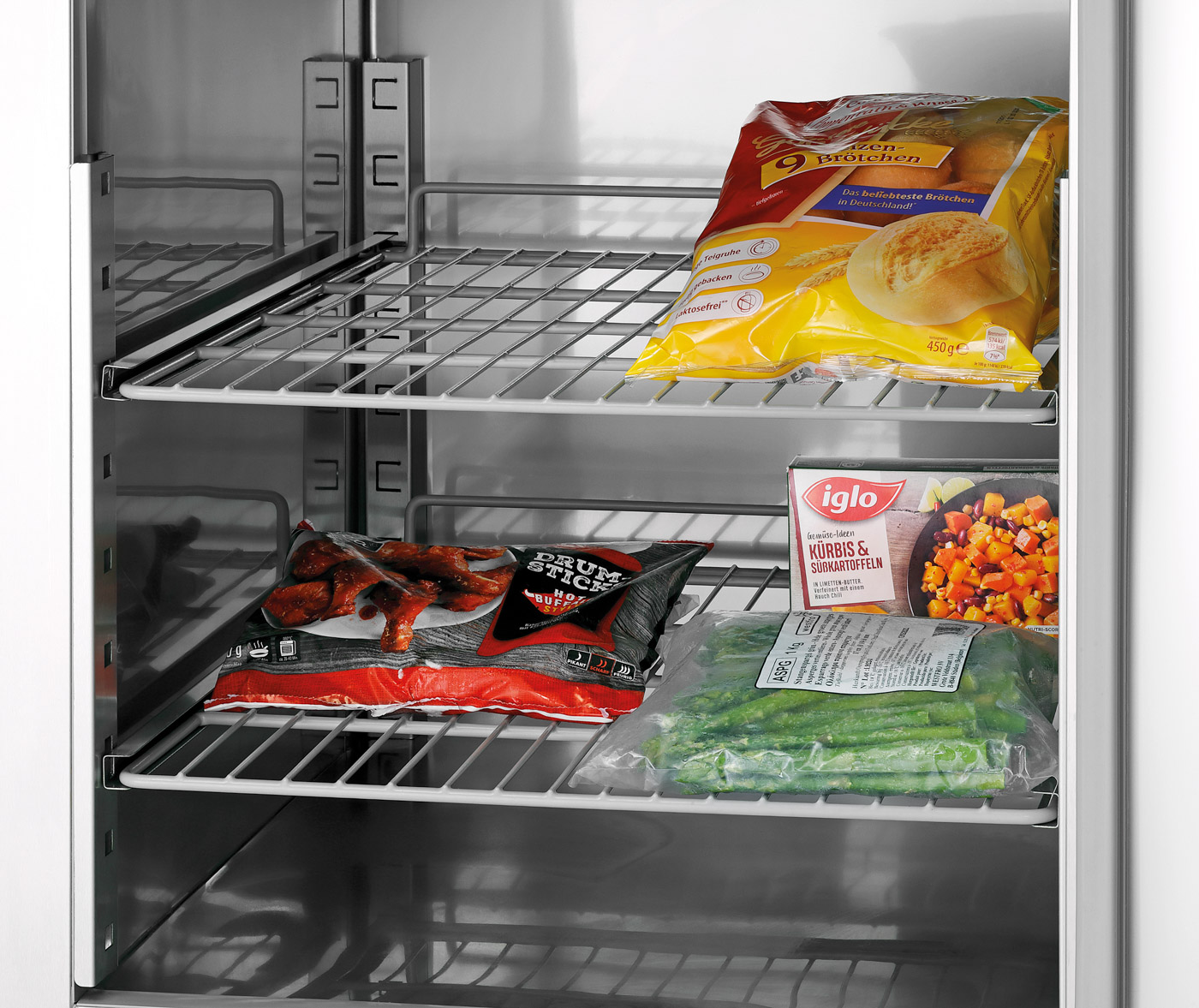 Bartscher Kühl-/Gefrierkombination 484L GN210 |Maße Zwischenablagen: B 525 x T 640 mm | Maße: 66x 83,5 x 203,5 cm. Gewicht: 132 kg